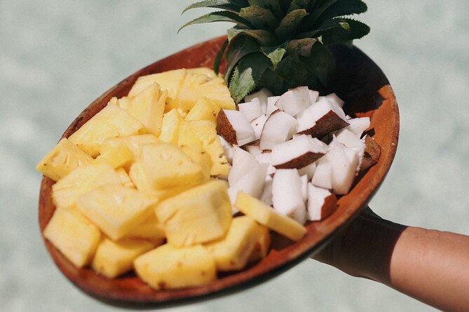 Lagoon and Marine Wildlife Tour in Moorea - Fruit, local refreshments, and a relaxed boat atmosphere