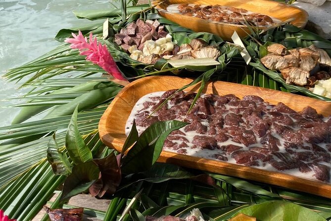 Lagoon Snorkeling Tour with Tahitian Oven Lunch in Bora Bora - The guide makes the day more than a checklist