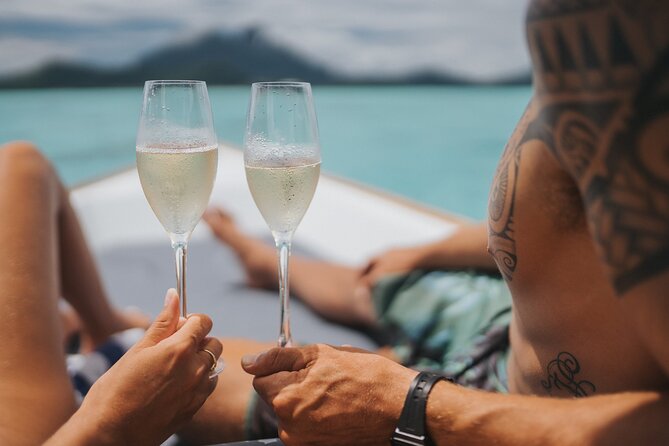 Luxury Private full day tour & Motu lunch in Bora-Bora - A guide who brings Bora Bora to life