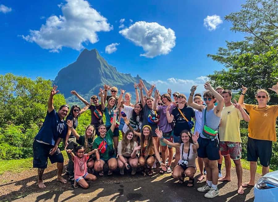Moorea Cruise Ships: 4x4, Belvedere,Magic Mountain pineaple - Opunohu Bay and the first mountain roads