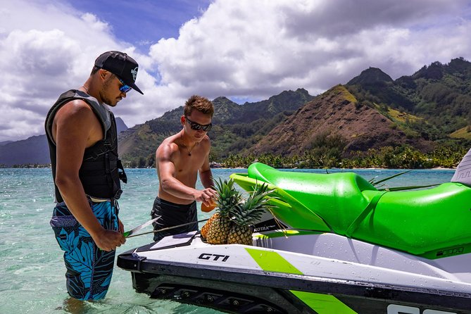 Moorea Explorer Jet Ski tour - Setting out from Moorea’s northern lagoon