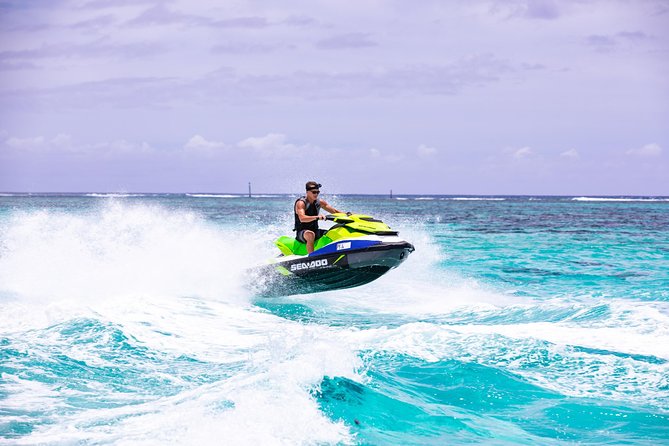 Moorea Explorer Jet Ski tour - Looking for dolphins and seasonal whales