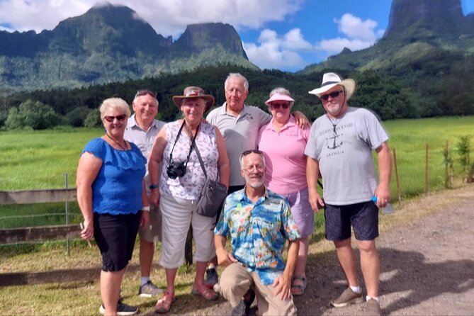 Moorea Private Full Day Tour - Maharepa adds village life and pearl shopping