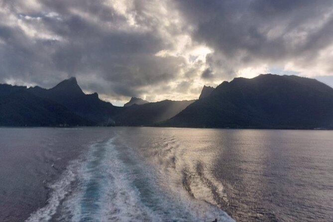 Moorea Private Full Day Tour - Cook’s Bay is the classic Moorea scene