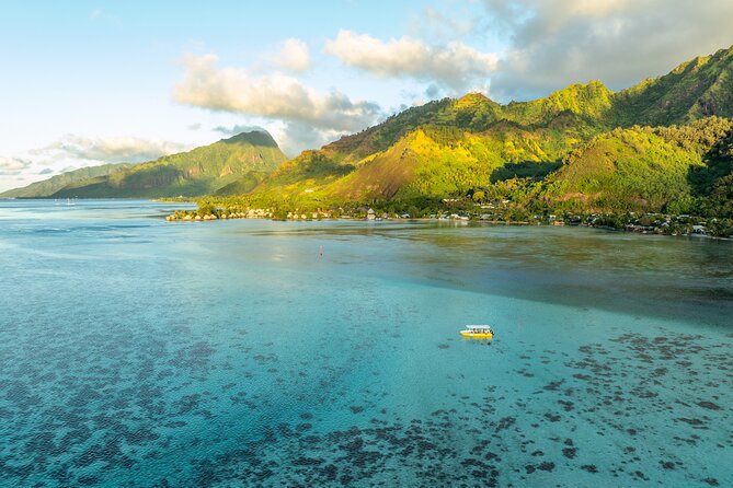 Moorea Sunset Boat Trip - Leaving the quay at 4 p.m.