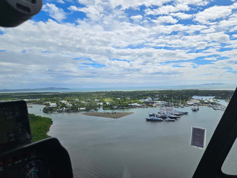 Nadi: 25 minutes Mamanuca Island Tour - CloudBreak and Tavarua’s famous surf breaks