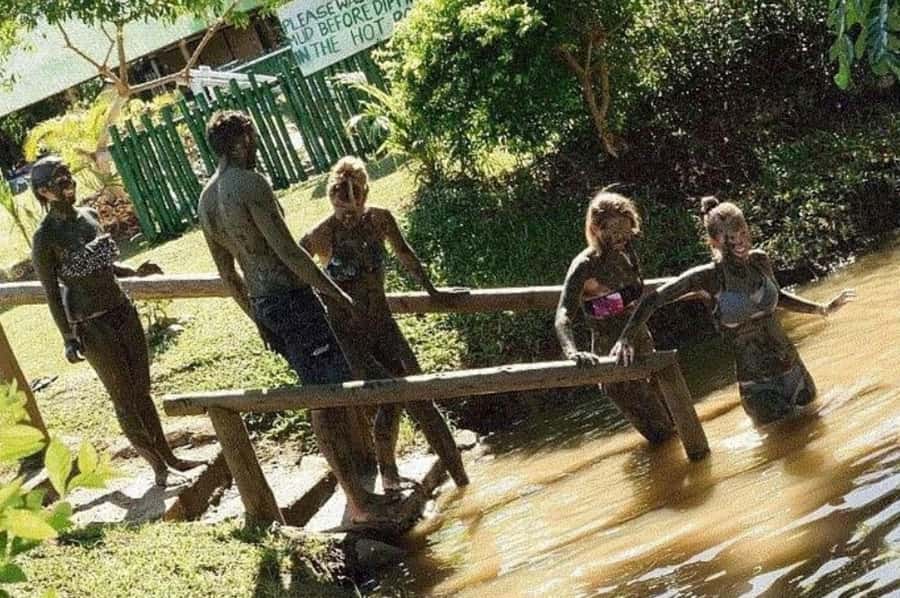 Nadi: Private Tour with Temple, Garden, Markets & Mud Pools - Local Color at Nadi Produce and Handicraft Markets