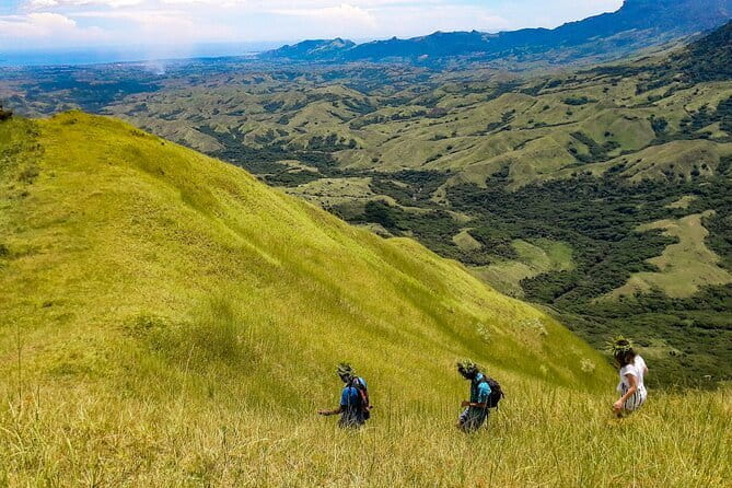 Nadi Sightseeing Including Viseisei Lookout, Village Tour, Garden & Temple Tour - Why the guide makes or breaks the day