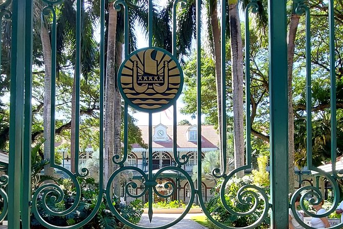 Papeete City Tour, 3hours (on Tahiti) - The Assembly gardens and the Queens Bath