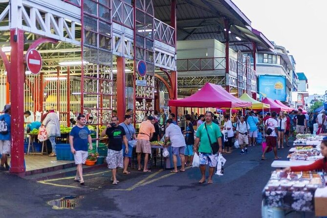 Papeete Market Place - Why Papeete Market is worth your morning