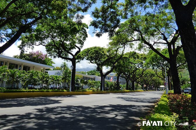 Papeete Walking Tour - Tahiti - City Hall and the Architecture of Power