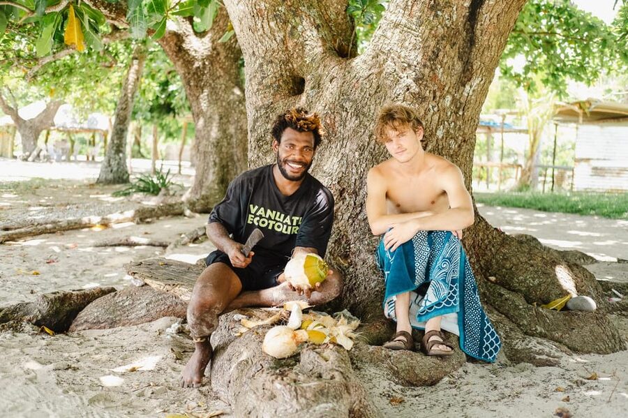 Pele Paradise: Full Day Tour from Port Vila - Pele Island in a nutshell
