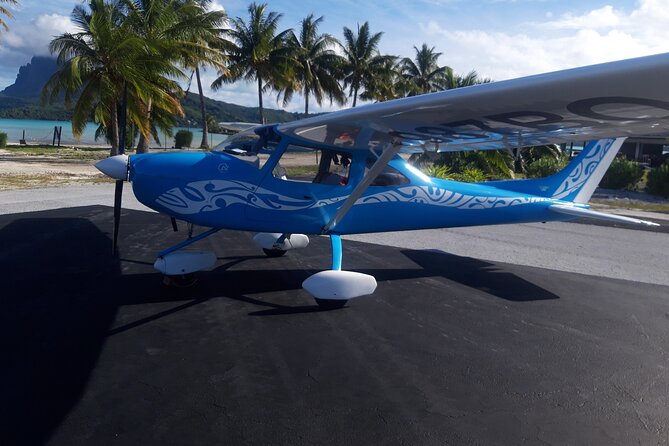 Private 30-minute flight downwind of Huahine - Key points at a glance