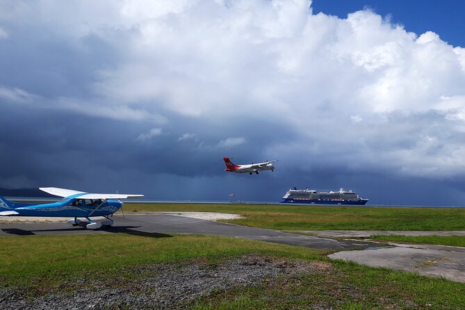 Private 30-minute flight downwind of Huahine - A private flight with only two people aboard