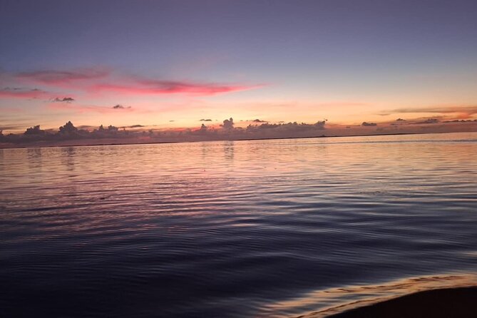 Private and Local Sunset Cruise in Tahiti - Cruising across the Tahiti lagoon