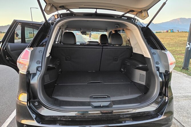 Private Arrival SUV Transfer: Nadi Airport to Nadi area Hotels - The airport welcome matters after a long flight