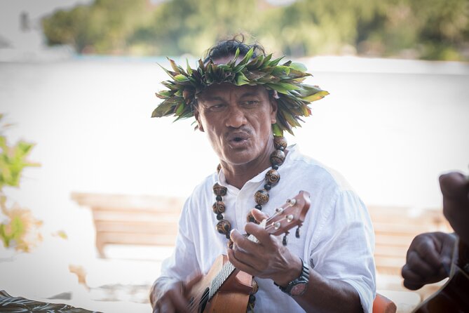 Private Bora Bora Lagoon & Water Lunch Experience - Wine, Champagne, and comfort on board