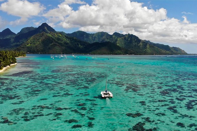PRIVATE Full Day Tour : Moorea Snorkeling & Sailing on a Catamaran named Taboo - Setting out from Moorea aboard Taboo