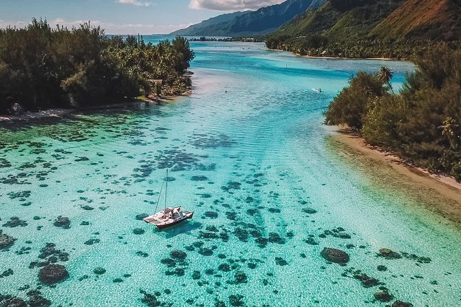 PRIVATE Full Day Tour : Moorea Snorkeling & Sailing on a Catamaran named Taboo - Sailing beyond the reef for Moorea views