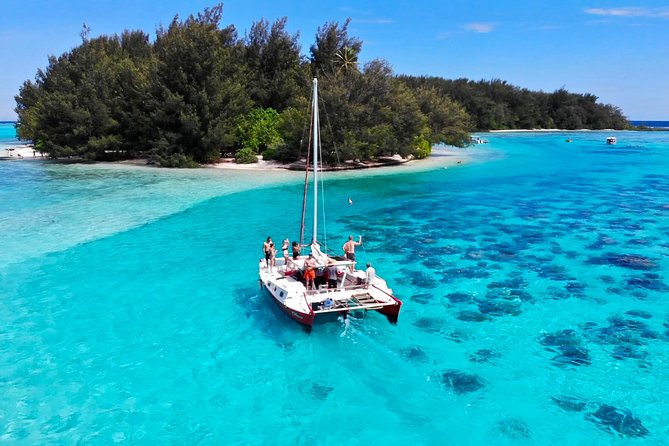 PRIVATE Full Day Tour : Moorea Snorkeling & Sailing on a Catamaran named Taboo - Choosing your route around the lagoon