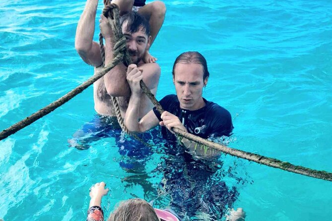 Private Half Day Sailing Excursion on the Lagoon of Tahiti - A private boat with a distinctly Tahitian feel