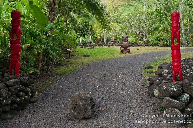 Private Island Tour ( 5 HOURS) - Arahurahu Marae connects the scenery to Polynesian culture