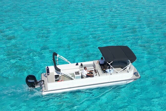 Private Lagoon Tour on a Prestigious Pontoon Boat in Bora Bora - Cruising Past Mount Otemanu