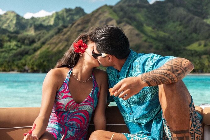 Private lagoon tour (rays, sharks, turtles) by boat in Moorea - Meeting the rays and sharks near Papetoai