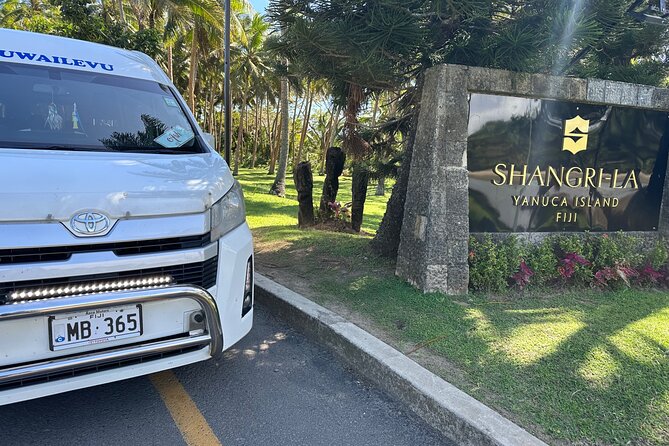 Private Transfer :Nadi Airport to Shangri-La Fijian Resort Yanuca - A closer look at the driver service