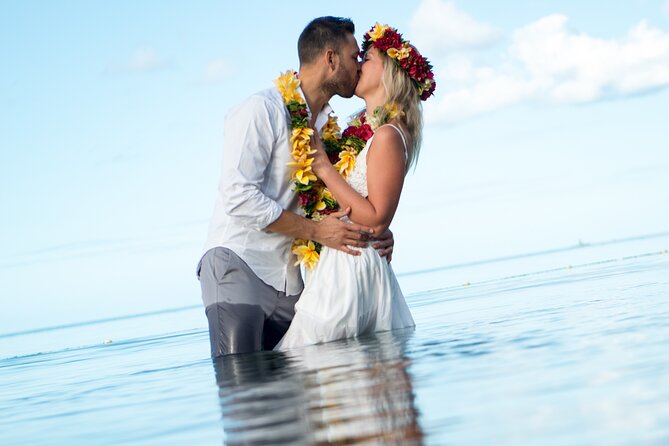 Professional Photo Shooting in Moorea, unique session adapted - Is $303.66 good value for your group?