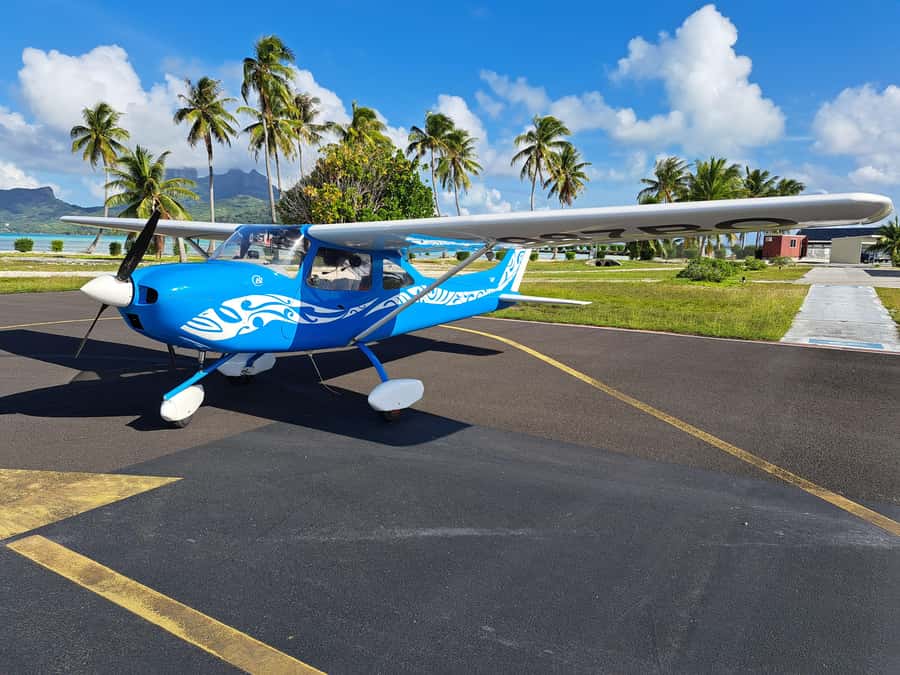 Raiatea: Bora Bora and Taha'a Private Scenic Flight one hour - Key points to know before booking