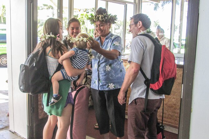 Rarotonga International Arrivals Seat in Coach Transfer - What the shared format means for your time
