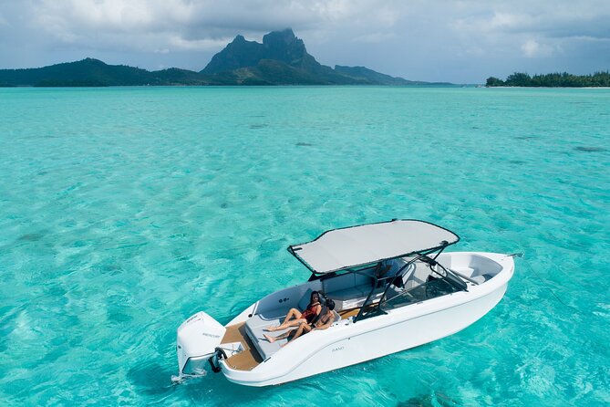 Reef Discovery Luxury Private Snorkeling Lagoon Tour - A guide who helps rather than simply points