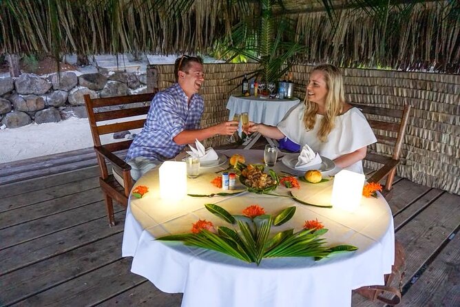 Romantic Private Sunset and Motu Dinner for Two - The private format changes the mood