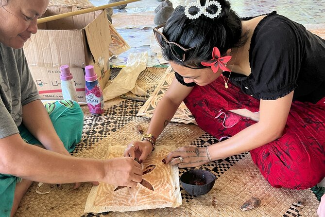 Samoa in a Day: Customizable Tour of Beaches, Waterfalls, Culture - Giant clams begin the underwater story