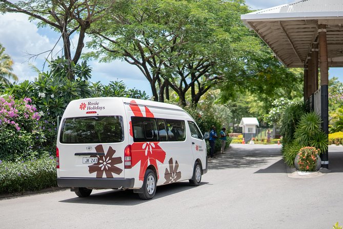 Shared Departure Transfer : Hotel to Airport - What the pickup morning feels like