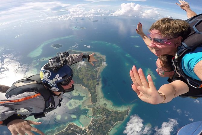 Skydive Fiji Legend 13000ft Tandem Jump (60 seconds free fall) - Key points at a glance