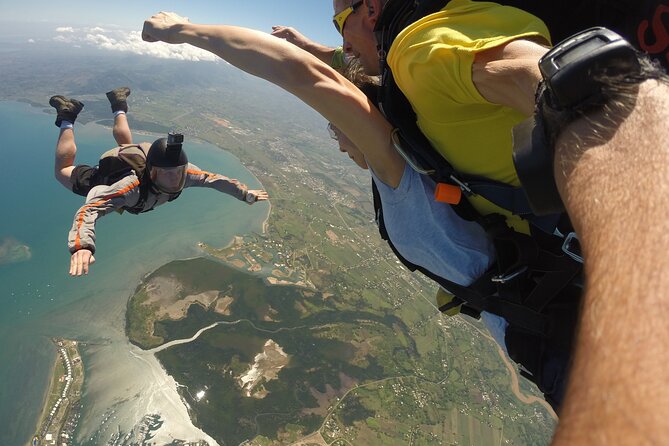 Skydive Fiji Legend 13000ft Tandem Jump (60 seconds free fall) - What makes the scenery worth the extra height