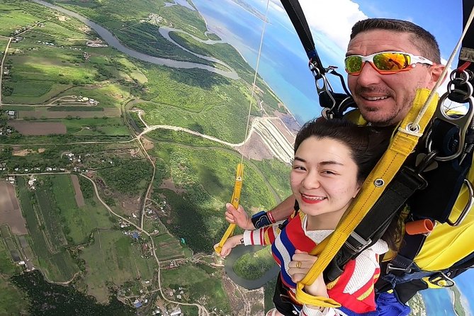 Skydive Fiji Radical 10000ft Tandem Jump (30 seconds free fall) - What you should bring and plan before booking