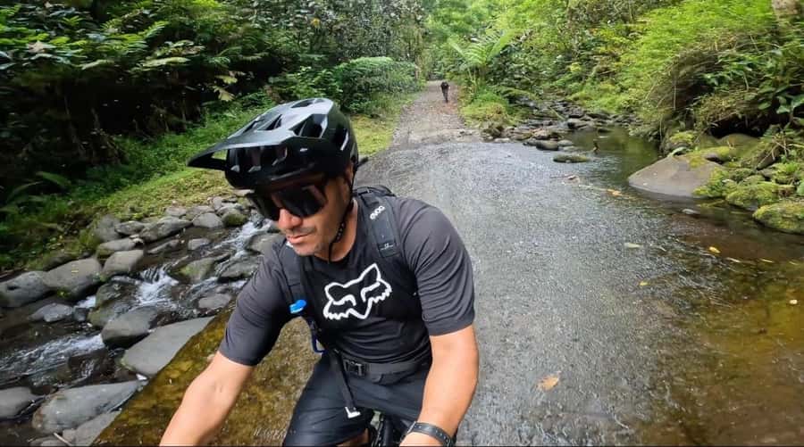 Tahiti E-bike, mtb, vtt Tour with Swimming and Lunch - The first dam and the second dam’s broad view