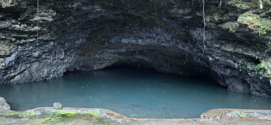 Tahiti: Private Half Day Culture and Nature Highlights Tour - Taharuu Black Sand Beach and the force of the sea