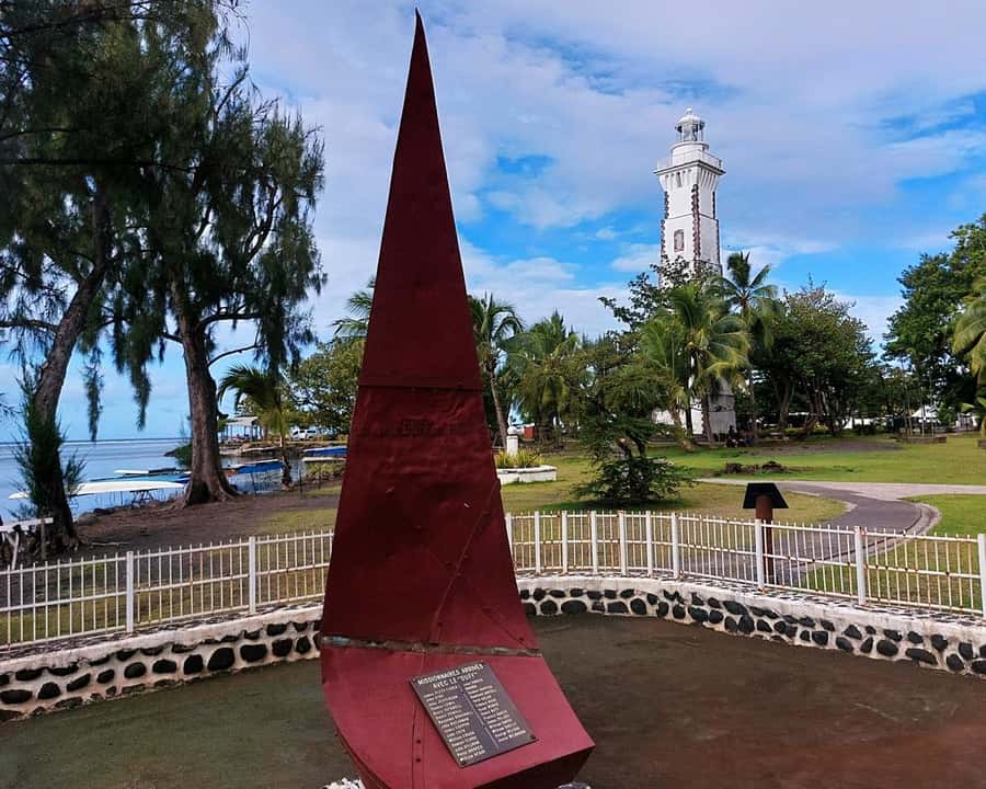 Tahiti Private Half Day Tour. Nature, history and culture - Taharuu Beach: volcanic sand and a local surf scene
