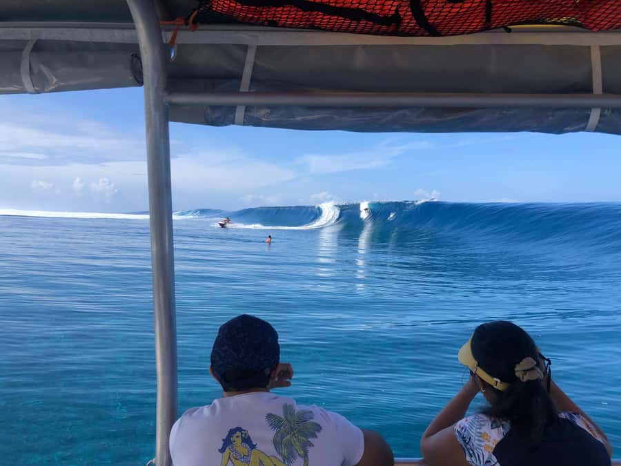 Tahiti: Teahupoo Wave Watching Tour - Boarding at Teahupoo marina