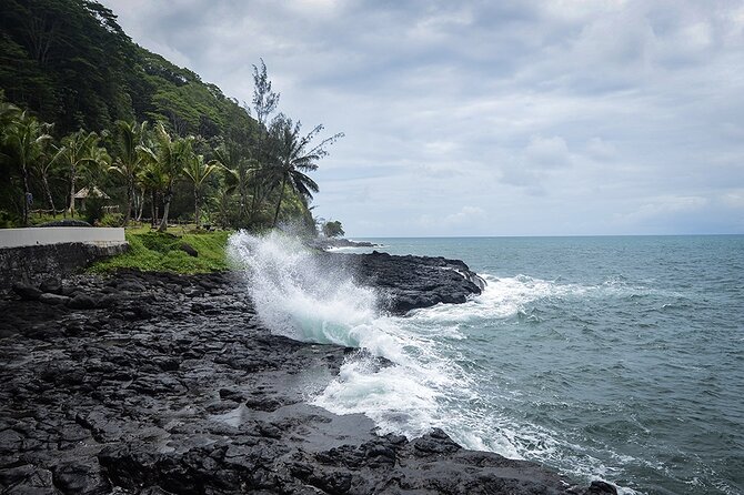 Tahiti: Tour of the East or West Coast (Half Day) - Point Venus and Tahiti’s black-sand north shore