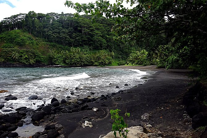 Tahiti: Tour of the East or West Coast (Half Day) - Maraa Grotto and the West Coast’s green cave stop