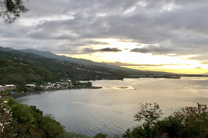 Tahiti: Tour of the East or West Coast (Half Day) - Punaauia Beach, Taharuu Beach, and the surf coast