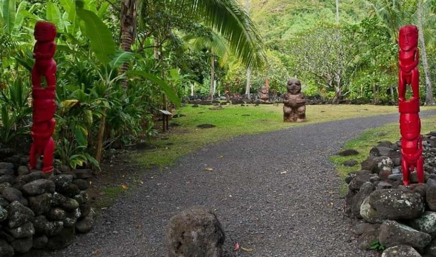 Tahiti: West and East Coast Island Tour with Waterfalls - Is $98 a fair price for this Tahiti tour?