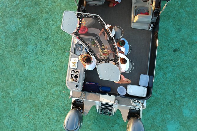 Toa Boat Bora Bora Private Lagoon Tour On Entertainer Bar Boat - Guides who shape the experience