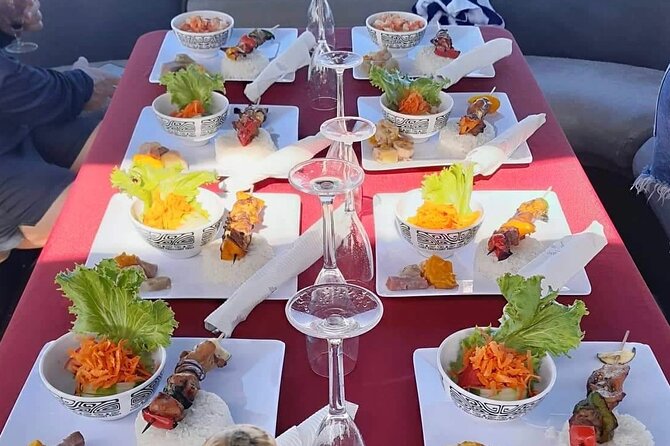 Toa Boat Bora Bora Private Lagoon tour with Lunch on Entertainer Bar Boat - Who will enjoy this Bora Bora boat day most?