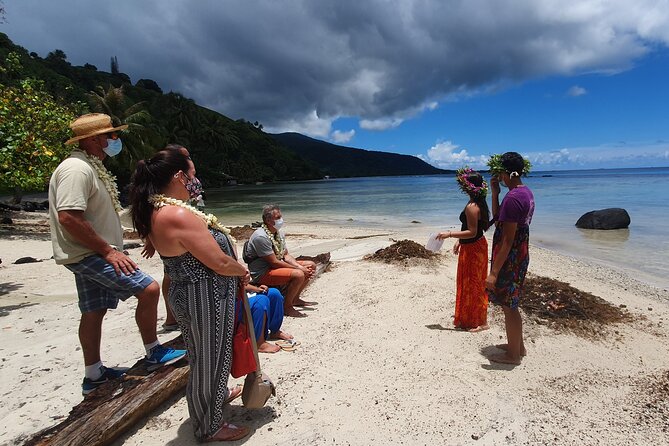 Tour Tahiti in Private - Vaipahi Water Gardens and its waterfall